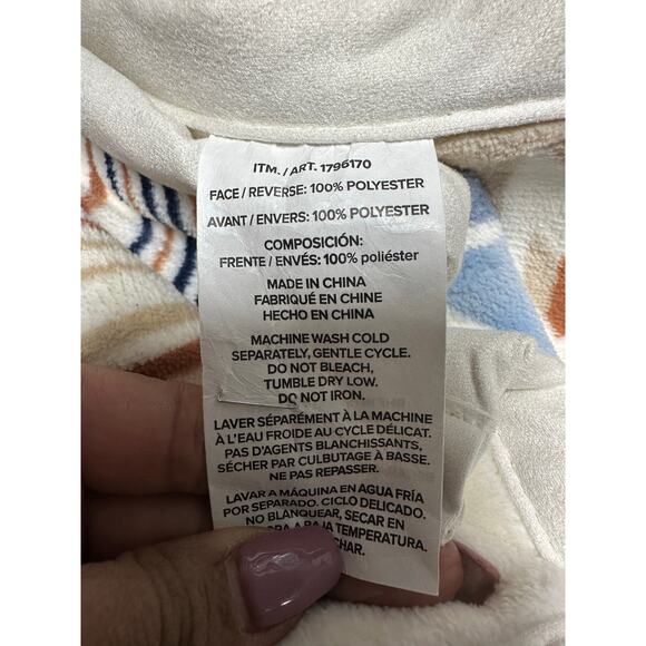 Pendleton Reversible Plush Throw - Picture 3 of 3